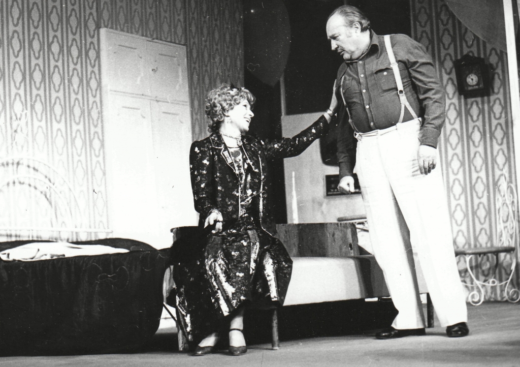 Macska a forró bádogtetõn